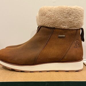 Kamik Women's Tan Winter Boots with Cream Lining